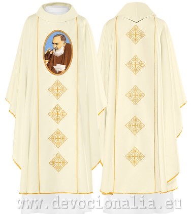 Chasuble with embroidery - 071